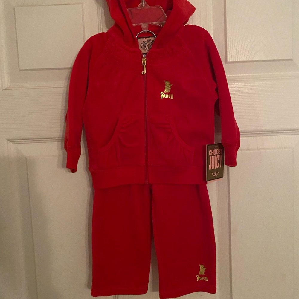 NWT Juicy Couture infant sweatsuit sz 6-12mth